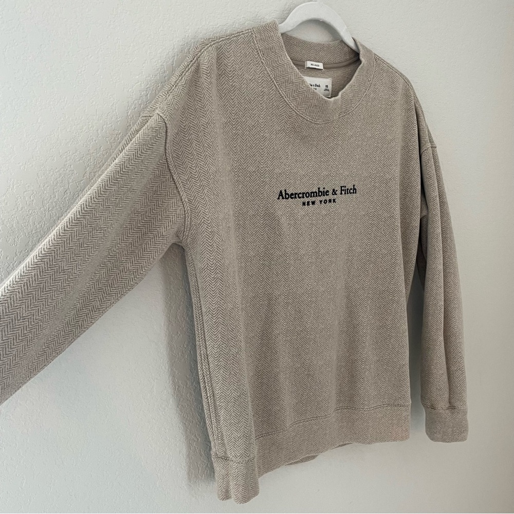Abercrombie and Fitch Relaxed Crewneck Sweatshirt Logo Neutral XS - Picture 4 of 7